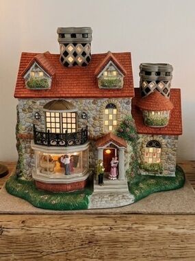 PartyLite The Bristol House Olde World Village 3 Tealight Candle House